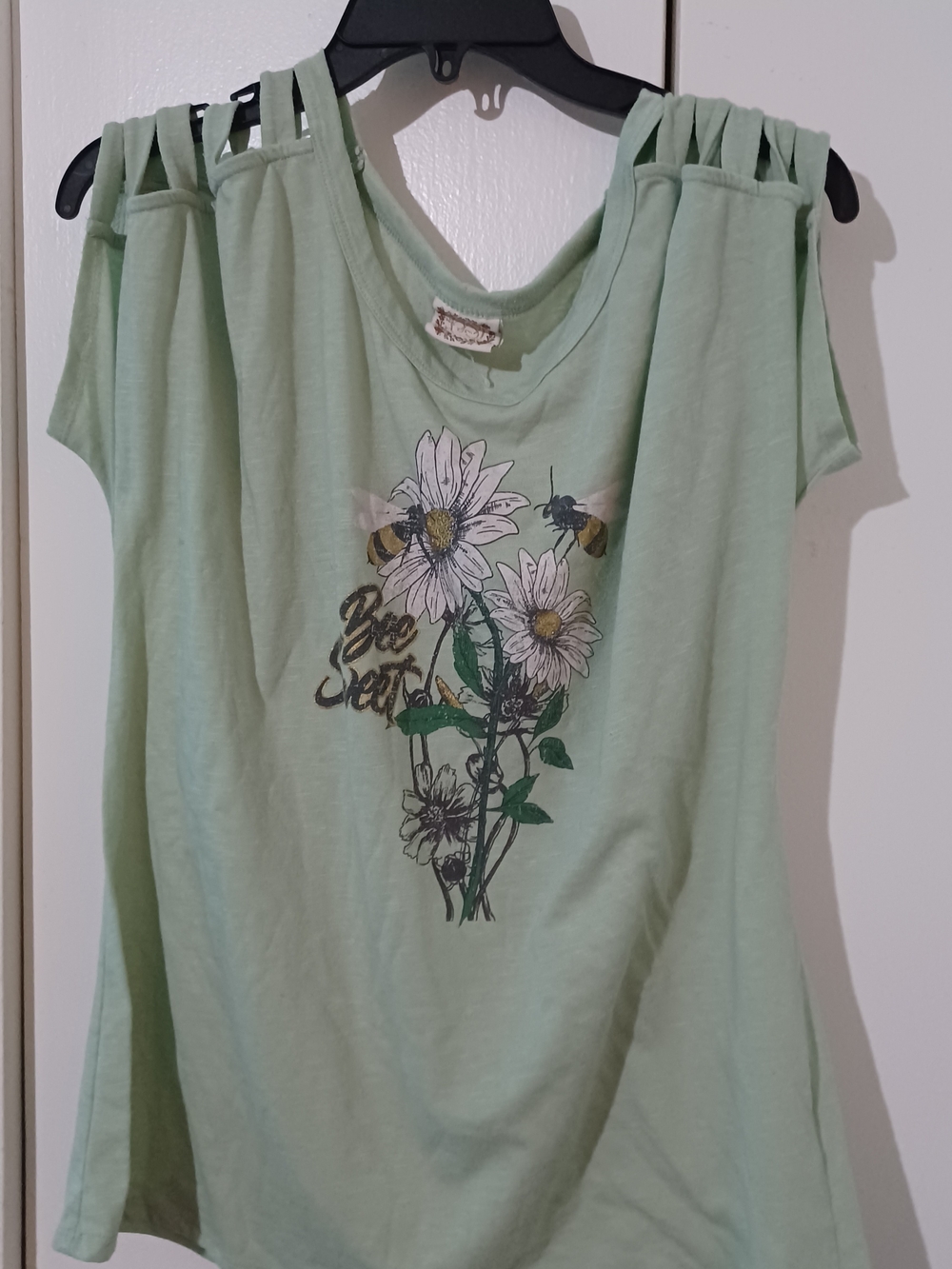 Floral Bee Graphic Cutout Shoulder Top - Mint